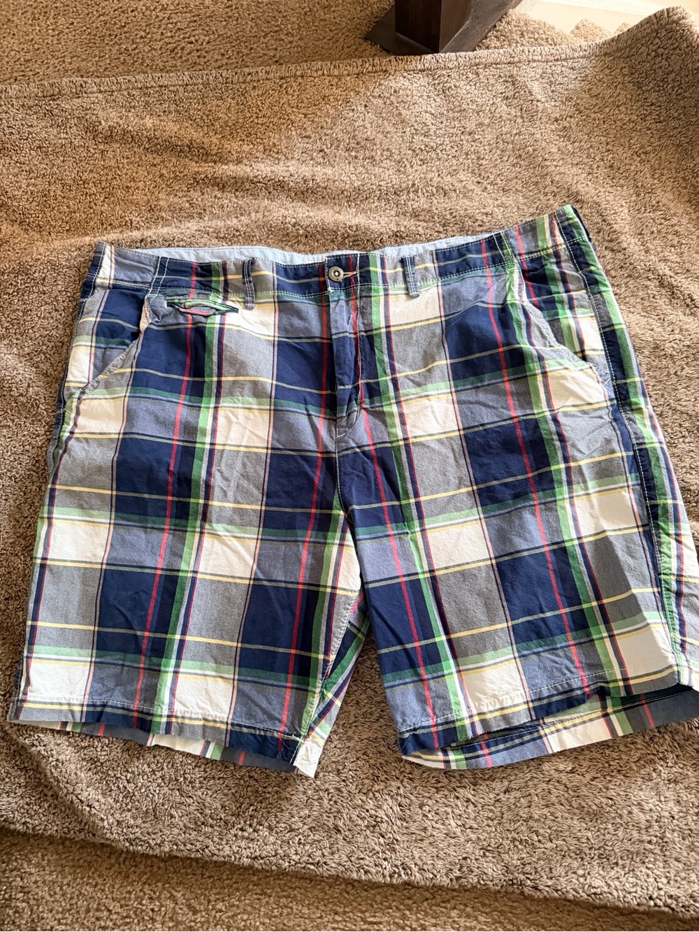 American Eagle Outfitters Men's Navy and White Plaid Flat Front Shorts